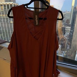 Never Worn - Boohoo Cut Out Long Sleeves Top